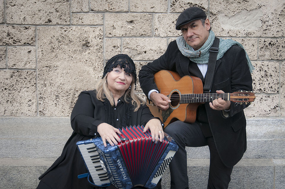 Liveauftritt, Kunst, Musik, Gesang, Castiadas, sardische Lieder, Dodo Hug, Efisio Contini